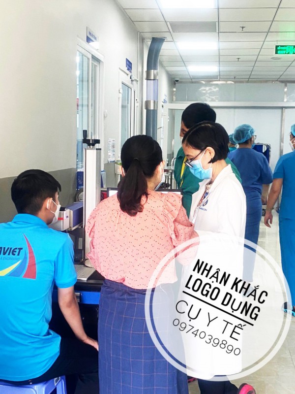 Dụng cụ y tế khắc logo, khắc chữ trên dụng cu y tế 