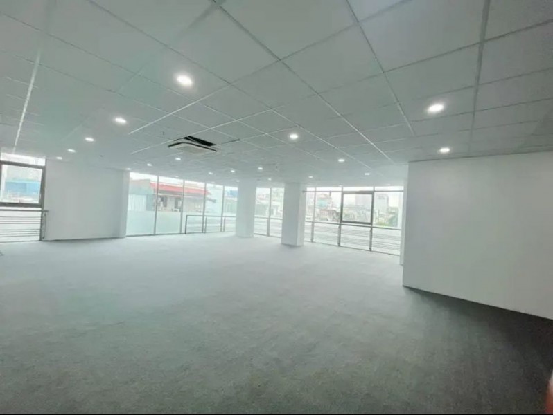 Sàn văn phòng tại Kim Mã Thượng-Ba Đình cần cho thuê DT 50m2 giá chỉ từ 8tr/tháng có bàn ghế