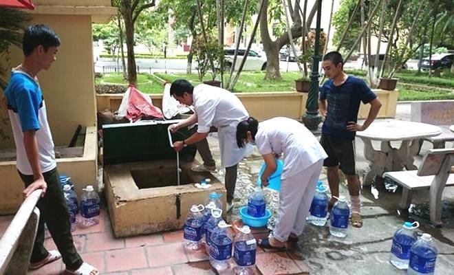 Thau rửa vệ sinh bể nước ngầm bồn inox tại lạc long quân