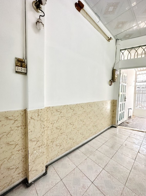Bán nhà Phan Văn Trị P11 Bình Thạnh, nở hậu, nhỉnh 3 tỷ