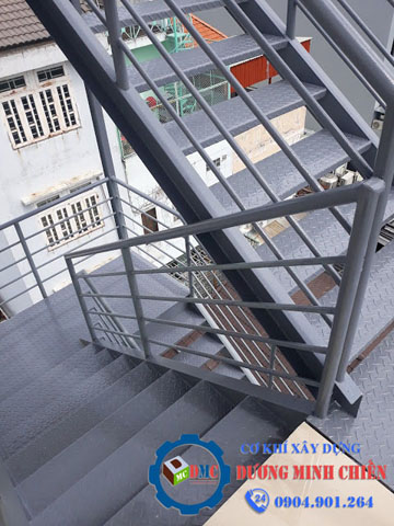 Mẫu cầu thang sắt đẹp Hiện Đại