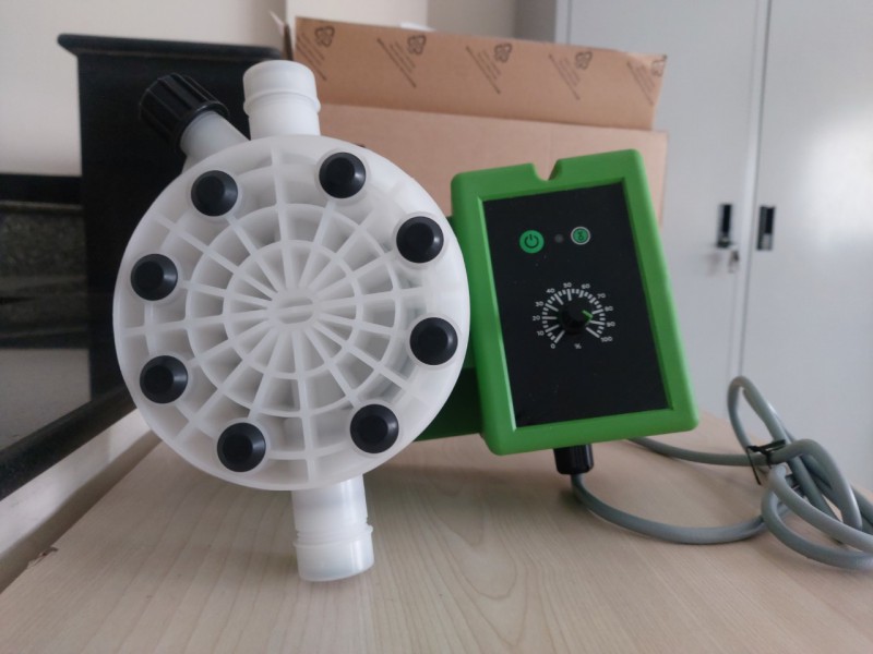 Bơm định lượng EMEC TCO 0150 K/FP đầu bơm PVDF lưu lượng 50 L/h áp 1 bar