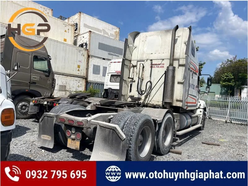 Mua bán sản phẩm xe đầu kéo Freightliner Columbia 2006 cũ