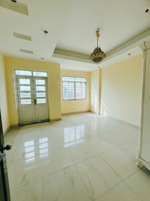 Bán nhà mặt tiền đường Nguyễn Văn Quỳ, Phú Thuận Quận 7, 5 tầng 65m2 chỉ 10 tỷ