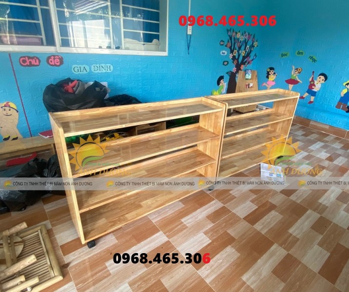 Kệ gỗ mầm non 3 tầng, kệ gỗ montessorie mầm non