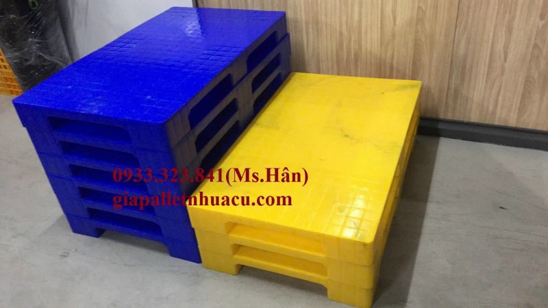 Pallet nhựa kê gạo- sản phẩm hữu ích cho nhà nông