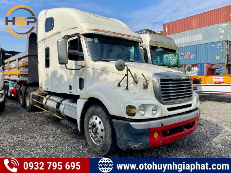 Thanh lý 2 xe đầu kéo Mỹ Freightliner 2 giường máy 340hp đời 2003 cũ