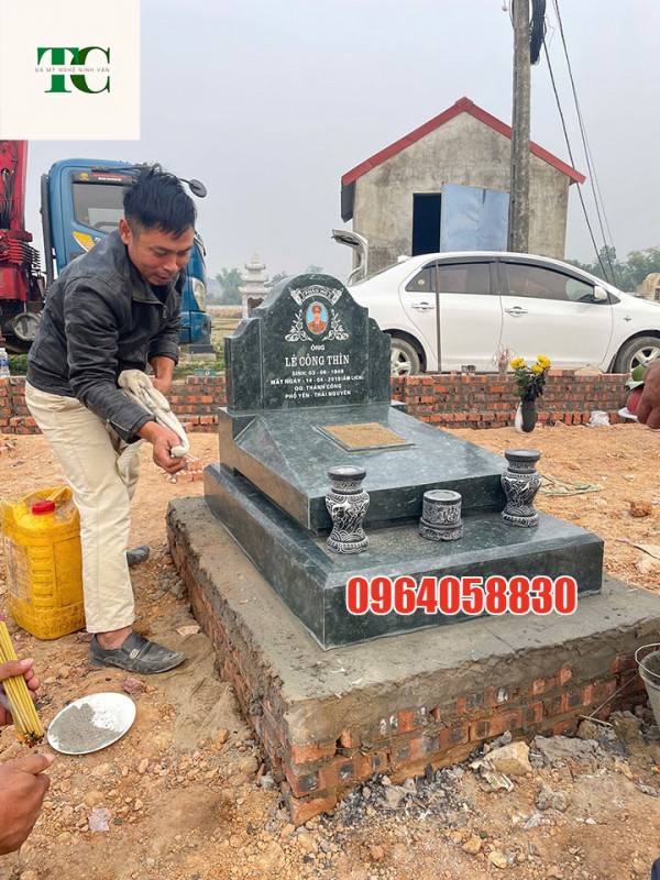 Mẫu Mộ Đá Granite Lắp Đặt ở Thái Nguyên – Bền Đẹp, Sang Trọng, Trường Tồn