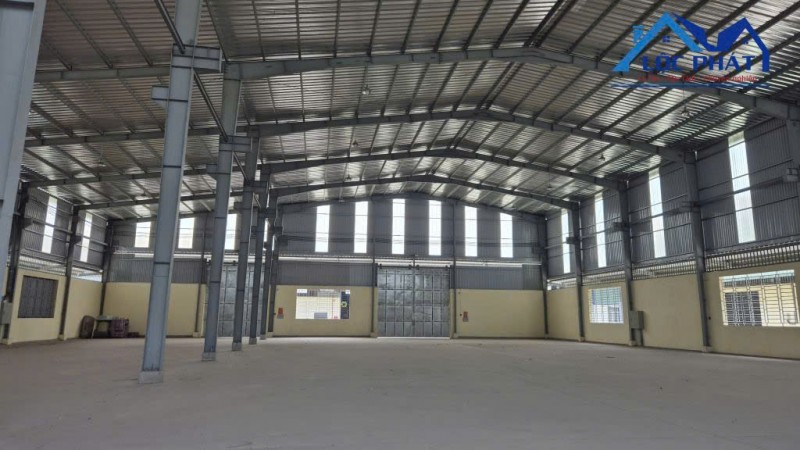 Xưởng cho thuê cao thoáng, 1300m2 và 1500m2, giá 60k/m2, tiện làm kho chứa hàng hóa