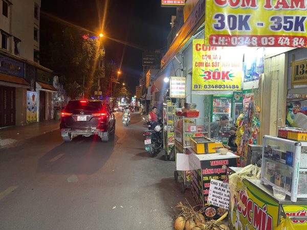 Phú Nhuận ! Sang Quán Cơm – Ăn Vặt Và Tạp Hóa Lớn , Sát 3 Trường học và Bệnh Viện , Tel :