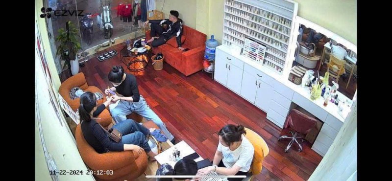 Do chuyển vào Sài Gòn nên mình cần sang tiệm nail mi gội đầu tại Hải Phòng