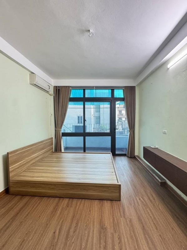 SIÊU RẺ BÁN GẤP CĂN NHÀ THƯỢNG THANH -LONG BIÊN- DÂN XÂY-Ô TÔ ĐỖ CỬA 40M GIÁ NHỈNH 5T