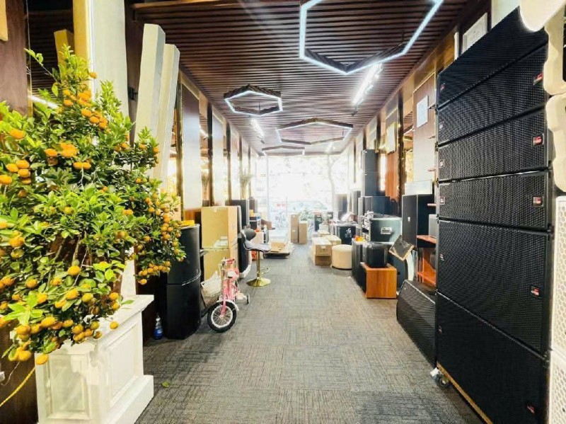 BÁN GẤP MẶT PHỐ VIP CẦU GIẤY, 4 LÀN XE, VỈA HÈ ĐÁ BÓNG, 5 TẦNG, KINH DOANH, CHỈ 21 TỶ