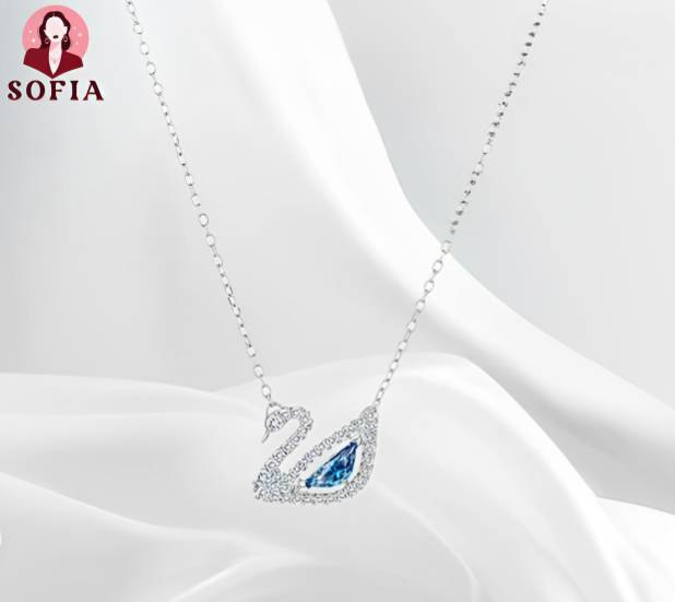 Chia sẽ cách phân biệt dây chuyền Swarovski chính hãng.