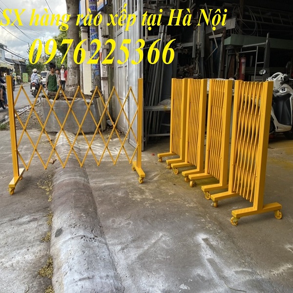 Hàng rào xếp sắt kéo tay di động