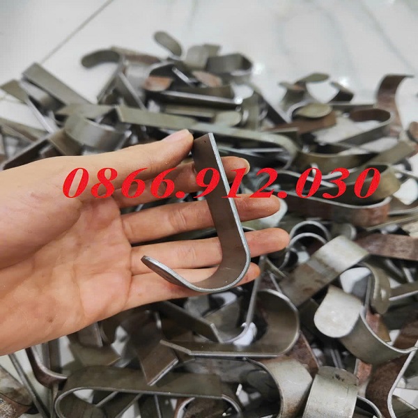 Móc treo cặp học sinh, móc treo bằng sắt 