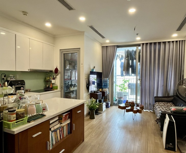 Bán Vinhomes Gardenia 2 ngủ, 2 WC tầng trung, full đồ, view thoáng, cho thuê 30 triệu/tháng