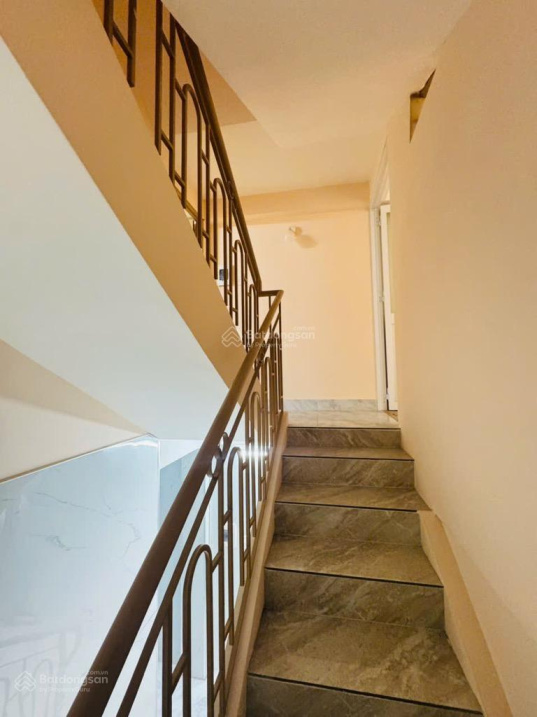 NHÀ NGUYỄN TRÃI HẺM THẲNG 1 TRỤC SÁT MT,5 TẦNG KIÊN CỐ, 6 PHÒNG,SHR, HOÀN CÔNG ĐỦ, NHỈNH 7 TỶ NHẸ