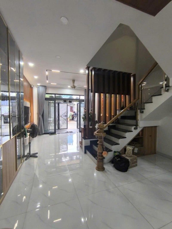 Bán nhà 4 tầng, 75m², 4PN, 4WC, Q.2, 9.6 tỷ, sổ hồng