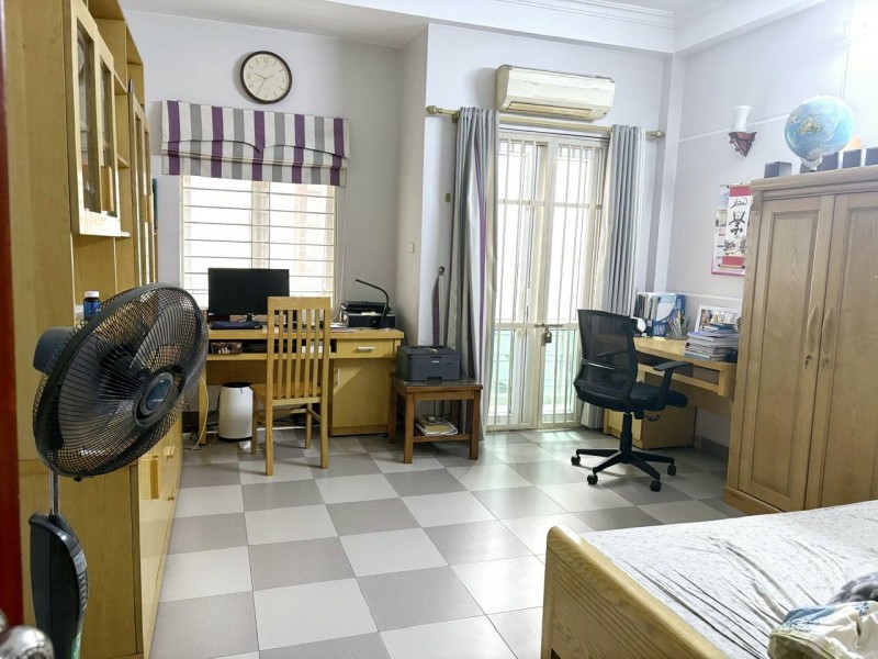 Bán nhà Lý Thường Kiệt, 45m2, 5 tầng, mặt tiền 4m, 14.9 tỷ, kinh doanh đỉnh