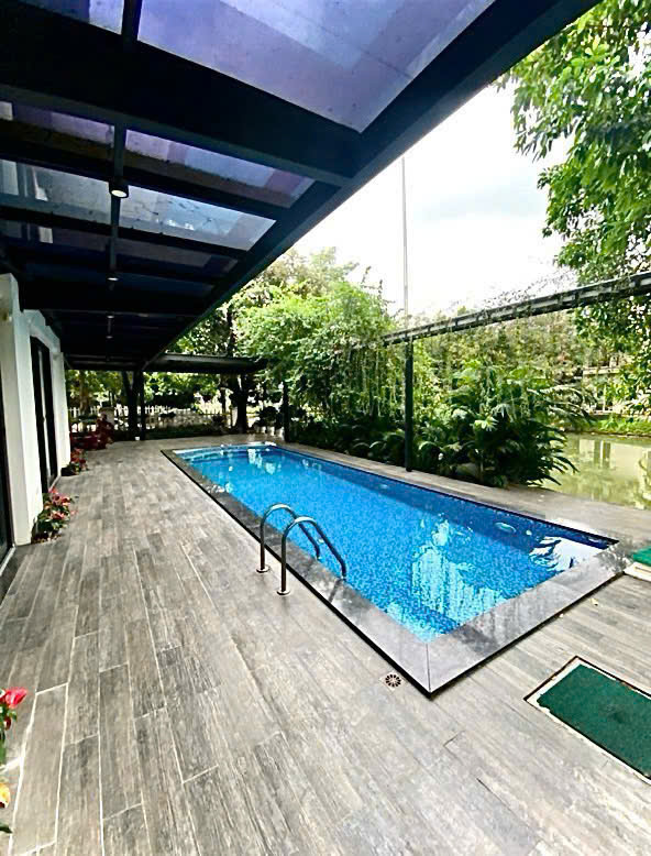 Bán biệt thự lô góc Hoa Sữa Vinhome Riverside Long Biên rộng 600m view sông có bể bơi
