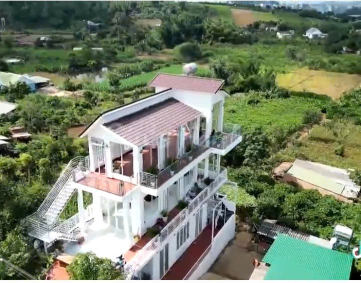 BÁN GẤP NHÀ VƯỜN GẦN ĐÀ LẠT - 4,5 tỷ - rộng 3656m2 - có 400m2 thổ cư
