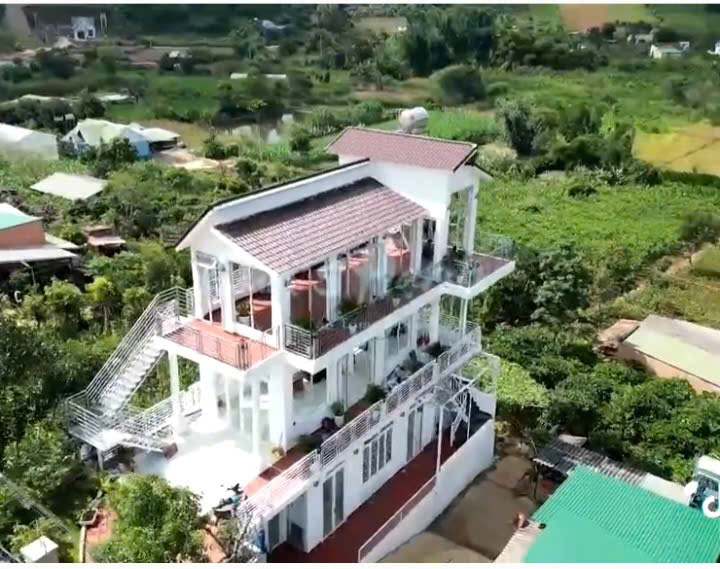 BÁN GẤP NHÀ VƯỜN GẦN ĐÀ LẠT - 4,5 tỷ - rộng 3656m2 - có 400m2 thổ cư