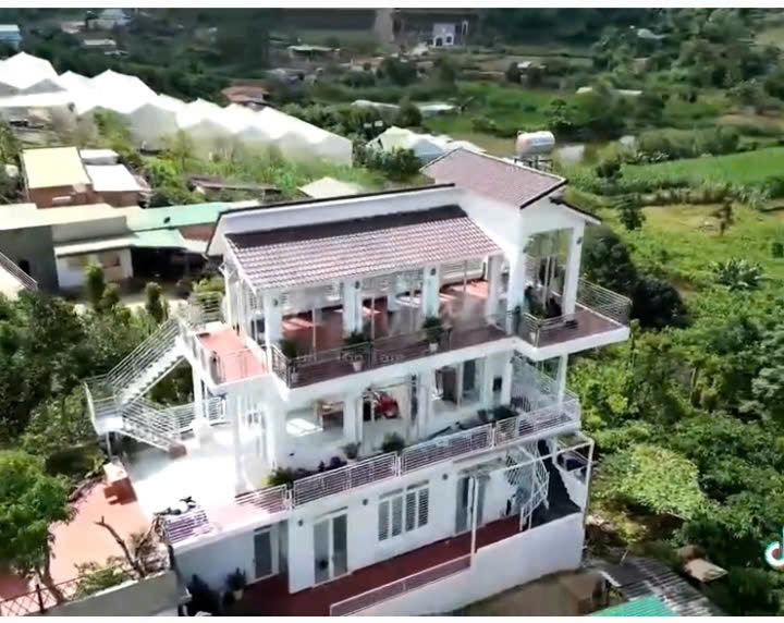 BÁN GẤP NHÀ VƯỜN GẦN ĐÀ LẠT - 4,5 tỷ - rộng 3656m2 - có 400m2 thổ cư