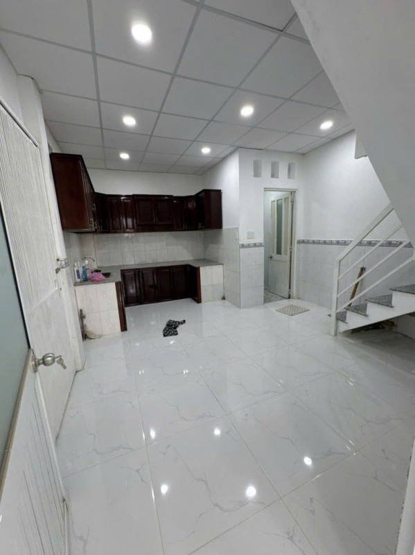 NHÀ ĐƯỜNG ĐIỆN BIÊN PHỦ , BÌNH THẠNH - 38M - 2 TẦNG - 2 PN - LÔ GỐC THOÁNG - XE HƠI TỚI NHÀ - THUẬN