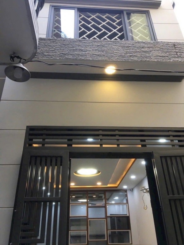 NHÀ MỚI 2 TẦNG -TRUNG TÂM QUẬN 3 CÁCH MẠNG THÁNG 8 
