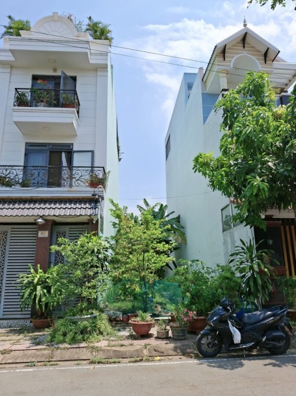 Bán đất ở đô thị đường 10M Q9, Phân lô 5mx25m, phù hợp xây nhà cao tầng để ở hoặc CHDV cho thuê giá