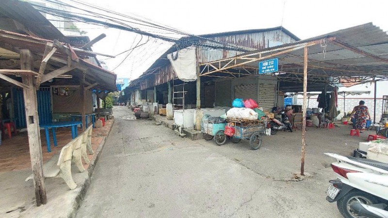 Bán nhà góc 2 tầng ngay chợ Rạch Cát Quận 8 giá 2,7 tỷ còn thương lượng