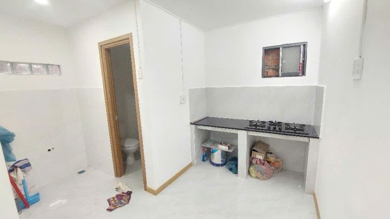 Bán nhà góc 2 tầng ngay chợ Rạch Cát Quận 8 giá 2,7 tỷ còn thương lượng