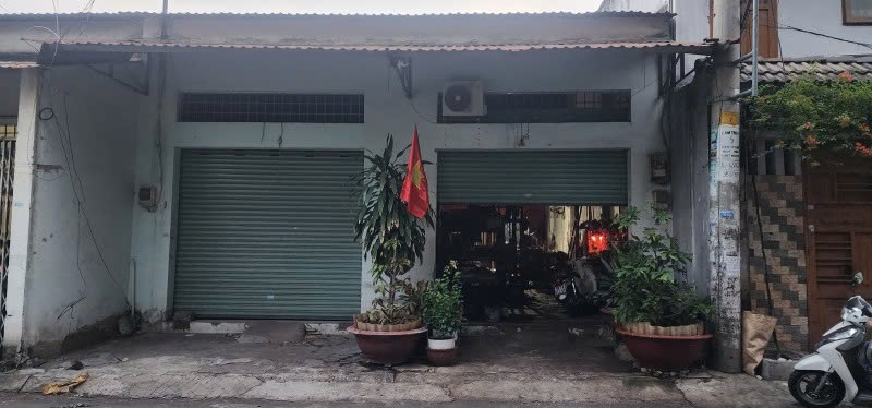 Bán nhà  Cấp 4, Hẻm xe hơi 8m Lê Văn Quới, DT: 8x20m, tiện xây, giá 13.9 tỷ.