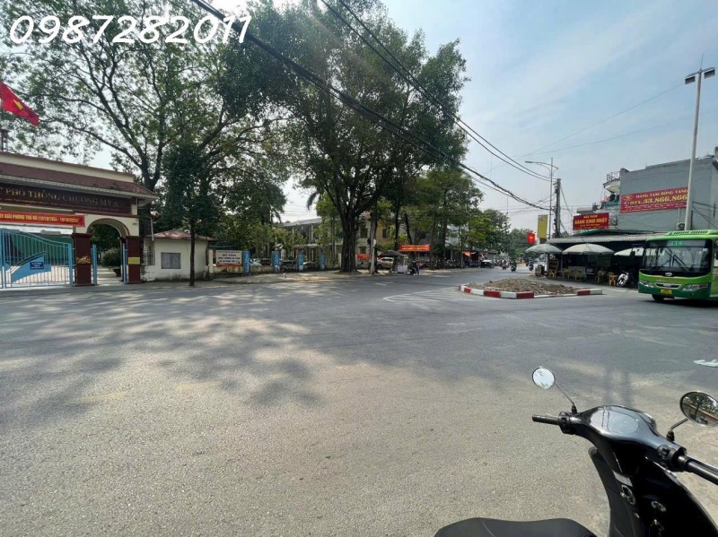 HOT 
em cần bán mảnh này  đại yên , chương mỹ 
65,8m nằm trung tâm phường chương mỹ 
liên hệ em