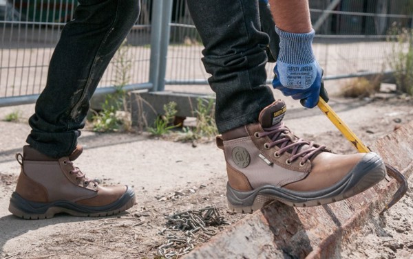 Top the best safety shoes in 2025