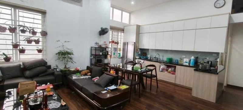 Bán căn chung cư Duplex 108m tại 137 Nguyễn Văn Cừ, giá siêu hợp lý chỉ hơn 5 tỷ còn tl. LH