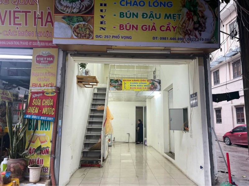 Sang nhượng quán cơm bình dân Future tại địa chỉ 257 phố Vọng , đồng tâm , Hbt , Hà Nội.