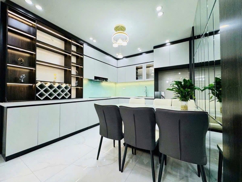 Cho thuê nhà nguyên căn mới kinh koong ngõ 69 Hoàng Văn Thái, 40m2 x 4 tầng, 5 PN, 16Tr/th