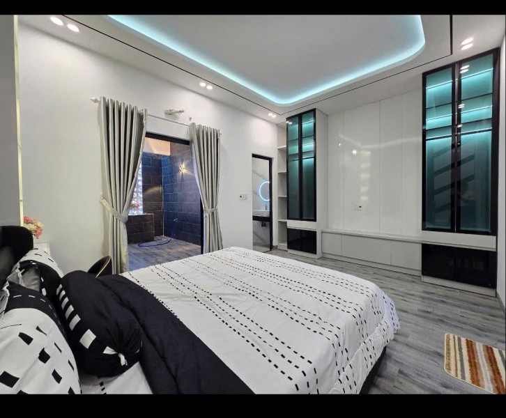 + Nhà 3 tầng mới xây nội thất châu âu siêu đẹp, cách bãi tắm trung tâm liên chiểu 80m, gần khu vui