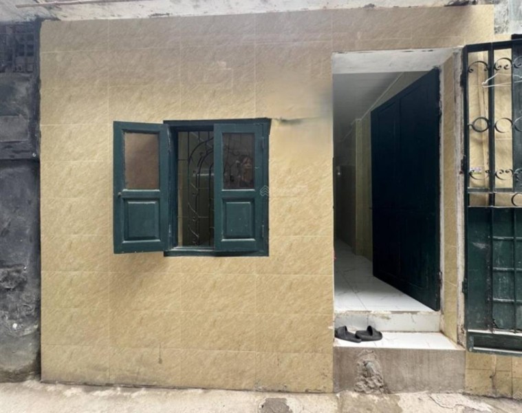 Cho thuê nhà cấp 4 Tân Mai, 50m2, 2 ngủ, 1 vệ sinh, ở gđ, 6.5 Triệu (có thương lượng)