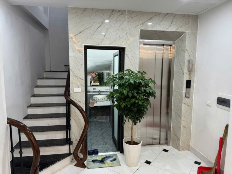 BÁN NHÀ VÕ CHÍ CÔNG CẦU GIẤY, ÔTÔ, DÂN XÂY CHẤT, 5T THANG MÁY, 40M2 GIÁ 11 TỶ 680