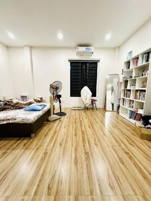 Bán nhà mặt ngõ kinh doanh phố Kim Mã Ba Đình, ngõ nông, mặt tiền 5.2m, 47m, 10.4 tỷ