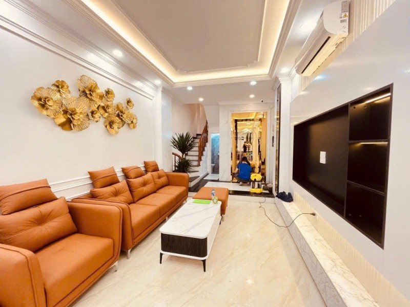 NHÀ ĐẸP 40M, 6 TẦNG THANG MÁY GẦN NGÃ TƯ CÁT LINH ĐỐNG ĐA - 12,6 TỶ