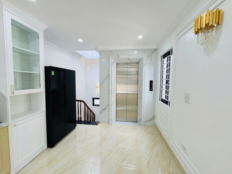NHÀ ĐẸP 40M, 6 TẦNG THANG MÁY GẦN NGÃ TƯ CÁT LINH ĐỐNG ĐA - 12,6 TỶ