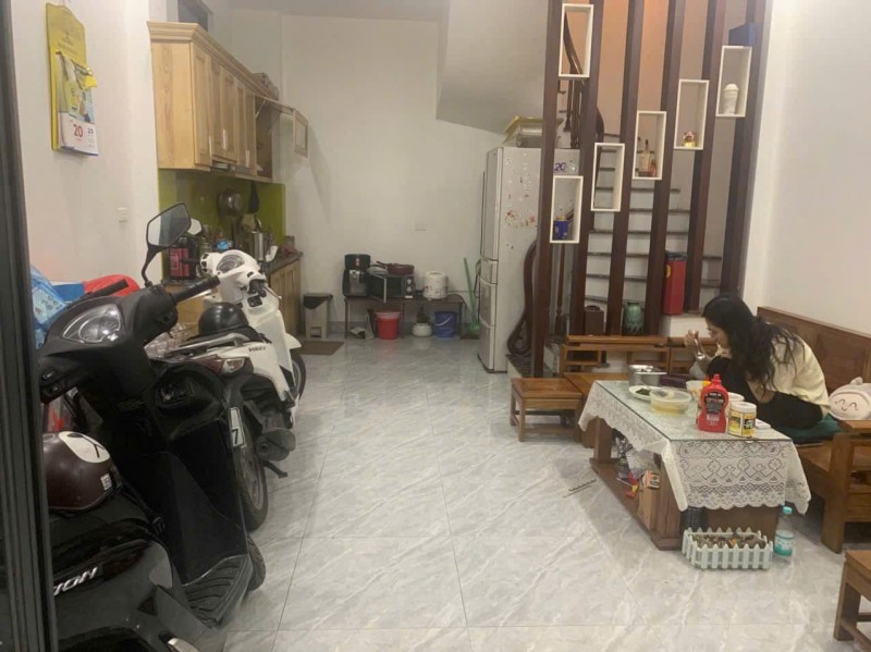 NHÀ MỚI THỊNH QUANG - LÔ GÓC - 3 THOÁNG - DT 32m2 5 tầng MT 4.2m Giá 8.4 tỷ