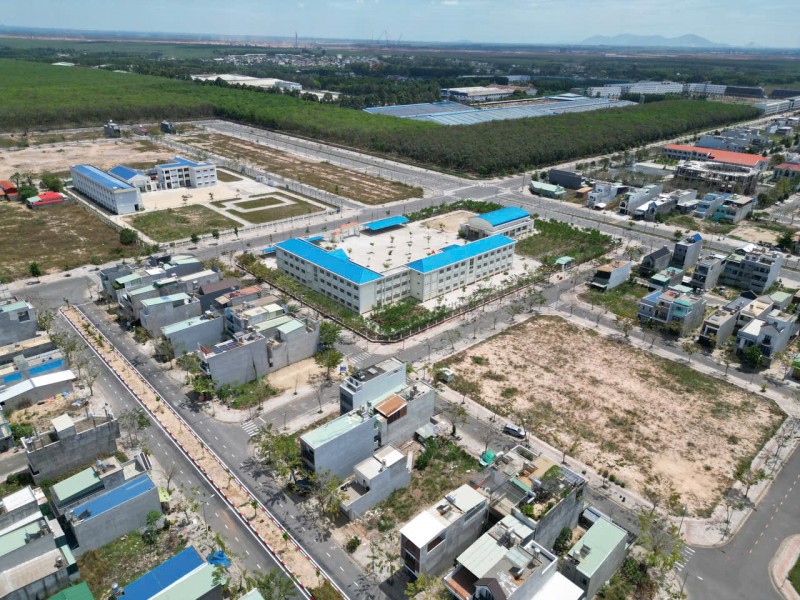 Đất Sân Bay