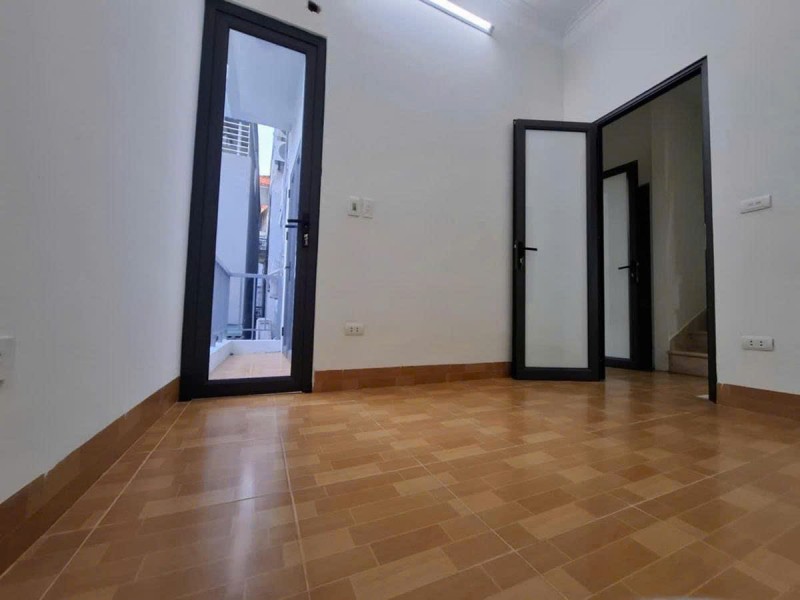 BÁN NHÀ BÙI XƯƠNG TRẠCH THANH XUÂN - NHÀ DÂN XÂY CHẮC CHẮN - DT 30M2 GIÁ HƠN 5 TỶ