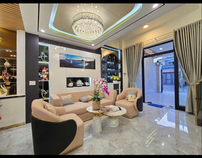 + Nhà 3 tầng mới xây nội thất châu âu siêu đẹp, Biển Nguyễn Tất Thành 100m, khu bãi tắm trung tâm
