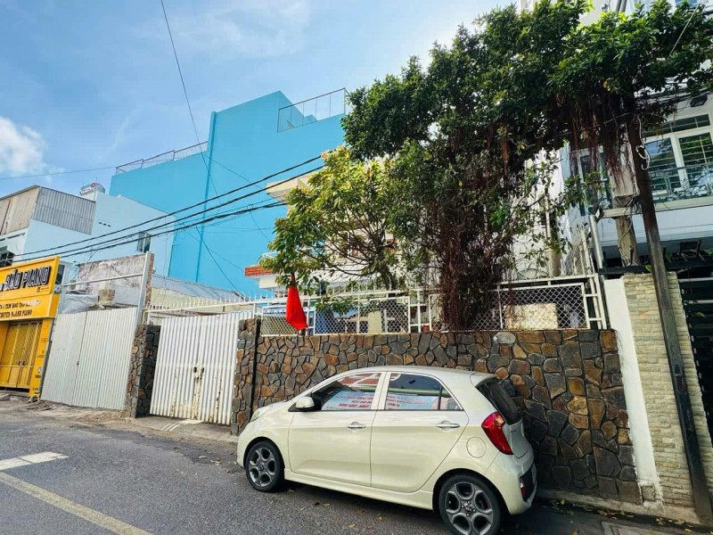 Bán Đất Mặt Tiền đường Hương Sơn - Phước Hoà  DT: 244,5m2 giá 23,2 tỷ lh e Bích
